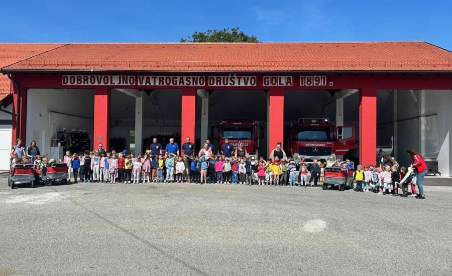 Mali junaci u velikim doživljajima: od vatrogasaca do folklora