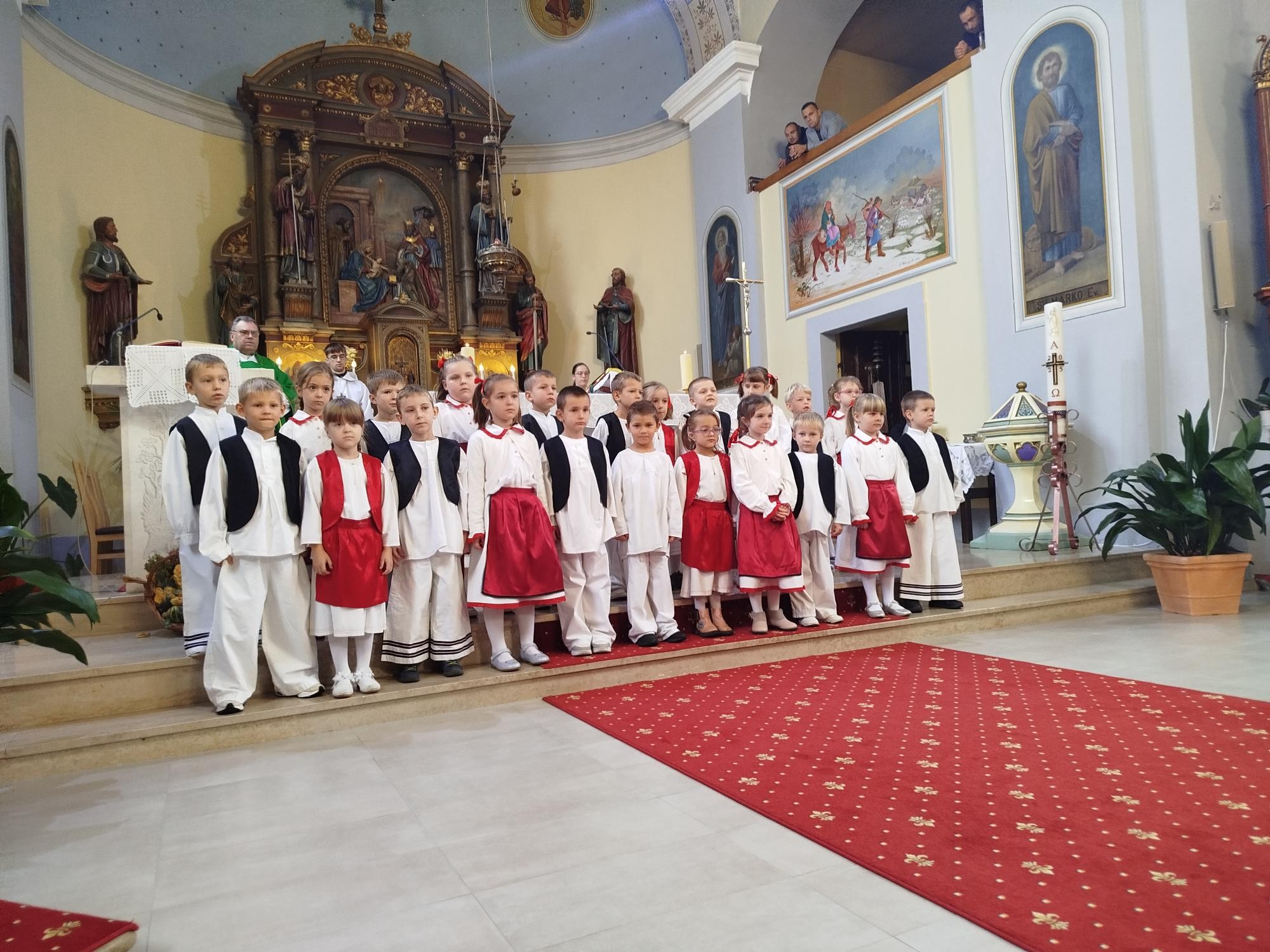 Kruh, plodovi i zahvalnost – dječje ruke stvaraju, srca se raduju