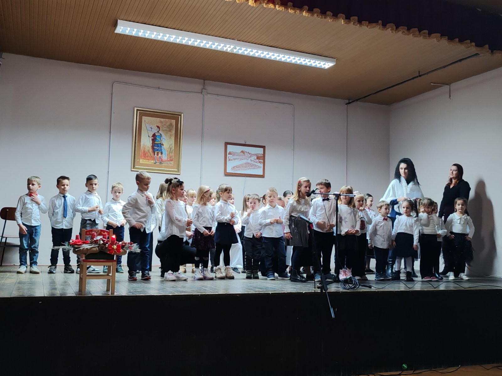 Paljenje prve adventske svijeće