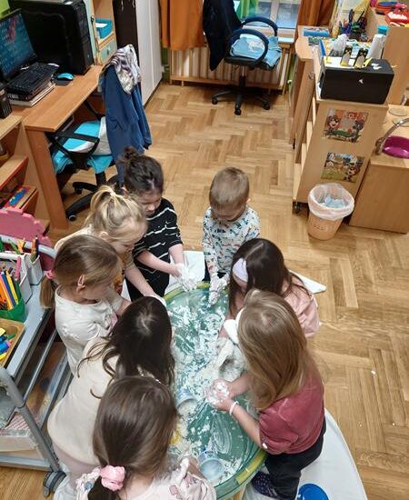 Zimske aktivnosti i polarne životinje:  „Leptirići“ učili  kroz igru i istraživanje