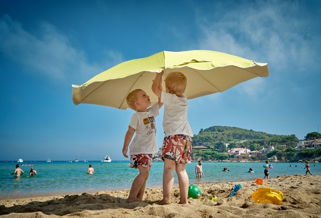 Djeca i sunce – kako ih pravilno zaštititi?